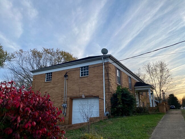 Building Photo - 329 Boyds Creek Hwy