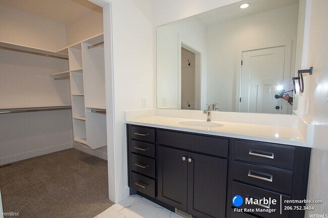Foto del edificio - 2 br, 2 bath Townhome - 822 S 340 E