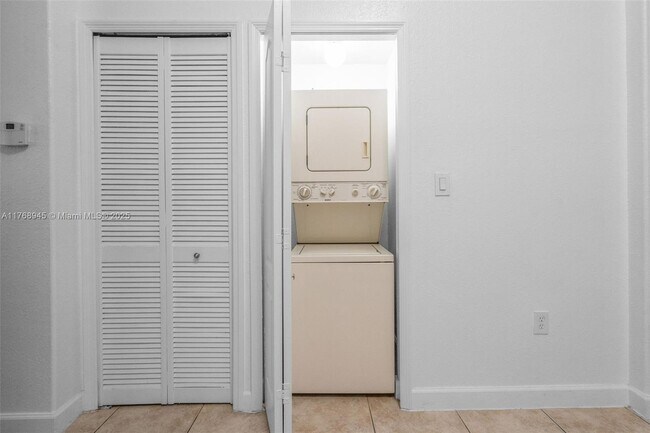 Foto del edificio - 2731 SE 17th Ave