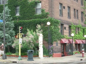 Building Photo - 1204 Harmon Pl
