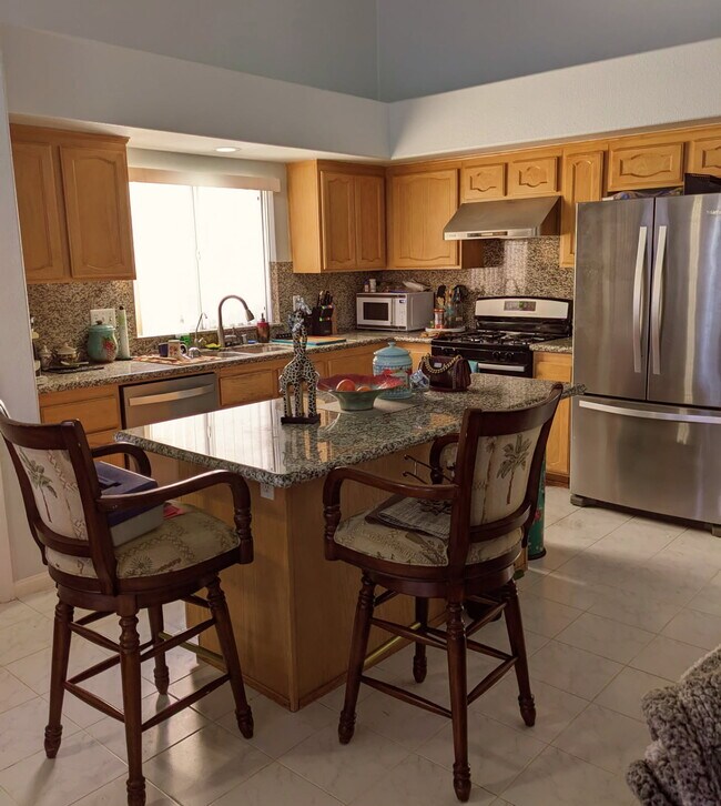 Foto del edificio - 3970 Equinox Ct
