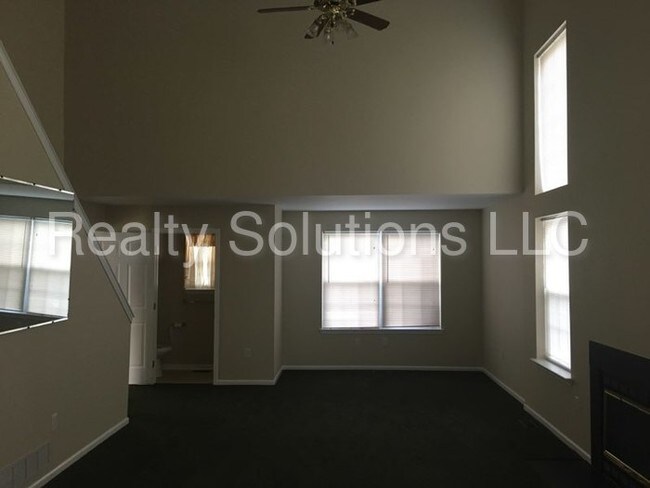 Building Photo - 549 School House Rd
