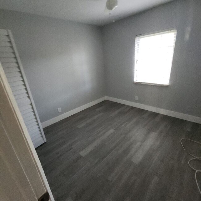 Foto del edificio - 308 SW 76th Terrace