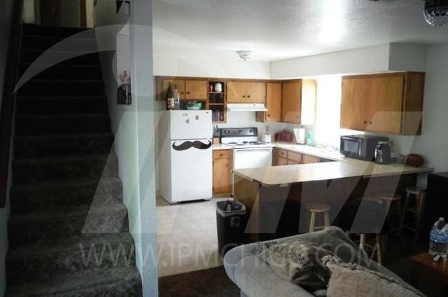 Building Photo - 427 Oak St