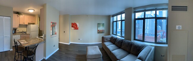 Living Area - 630 N State St