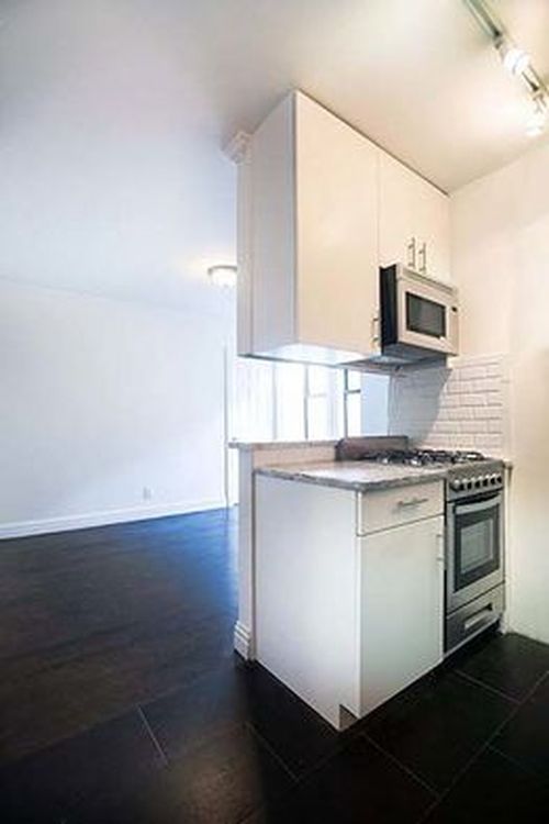 Primary Photo - 318 E 11th St