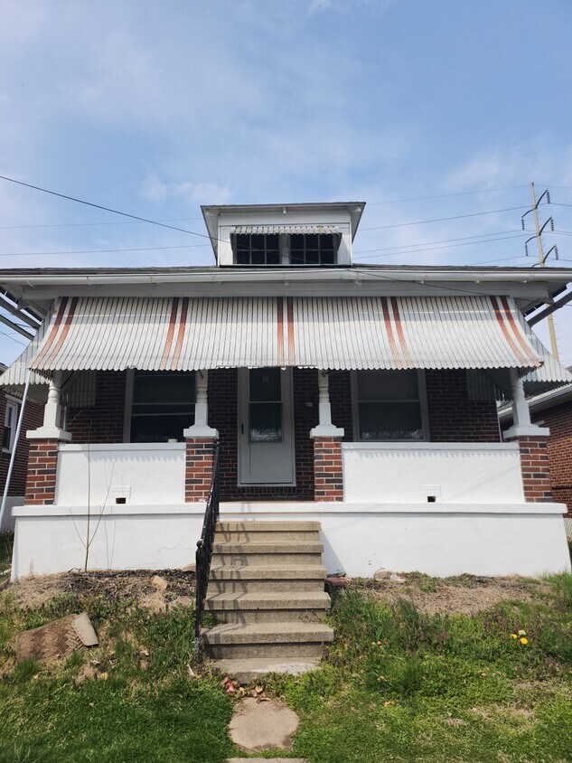 Primary Photo - 1733 Portland Ave