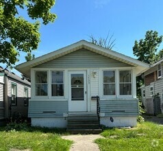 Building Photo - 1733 Wychwood St
