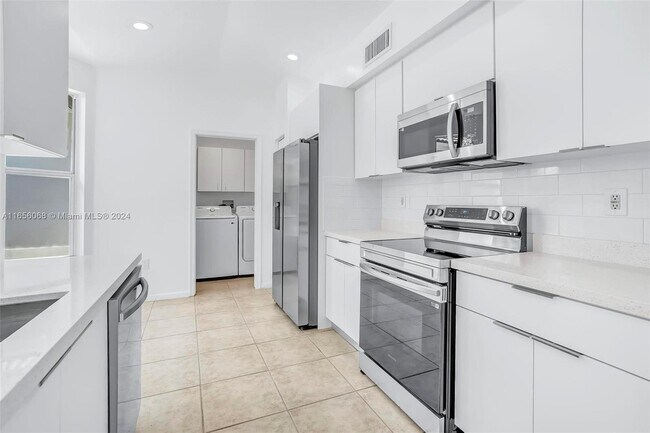 Foto del edificio - 18840 SW 25th Ct