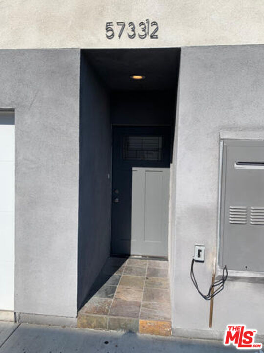 Foto del edificio - 5733 Fulcher Ave