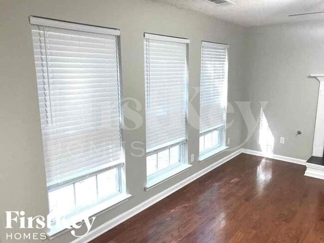 Building Photo - 338 Breeze Mdw