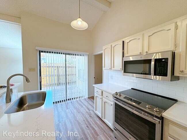 Foto del edificio - 2 br, 2 bath House - 7959 Pennth Ave Unit D