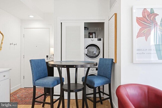 Foto del edificio - 1775 Swann St NW