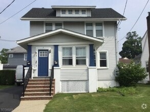 Building Photo - 5 Christopher St