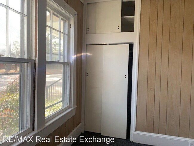 Building Photo - 2 br, 1 bath House - 1501 N. Pine Street