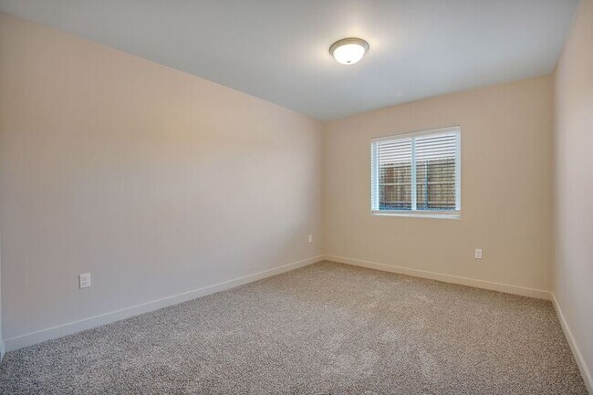 Building Photo - 2503 Ronan ST.