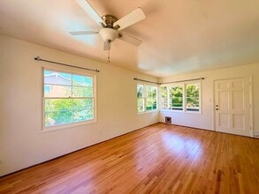 Building Photo - 4821 Del Mar Ave
