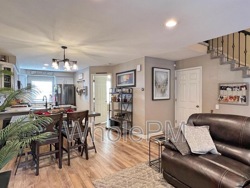 Primary Photo - 2913 W Long Cir