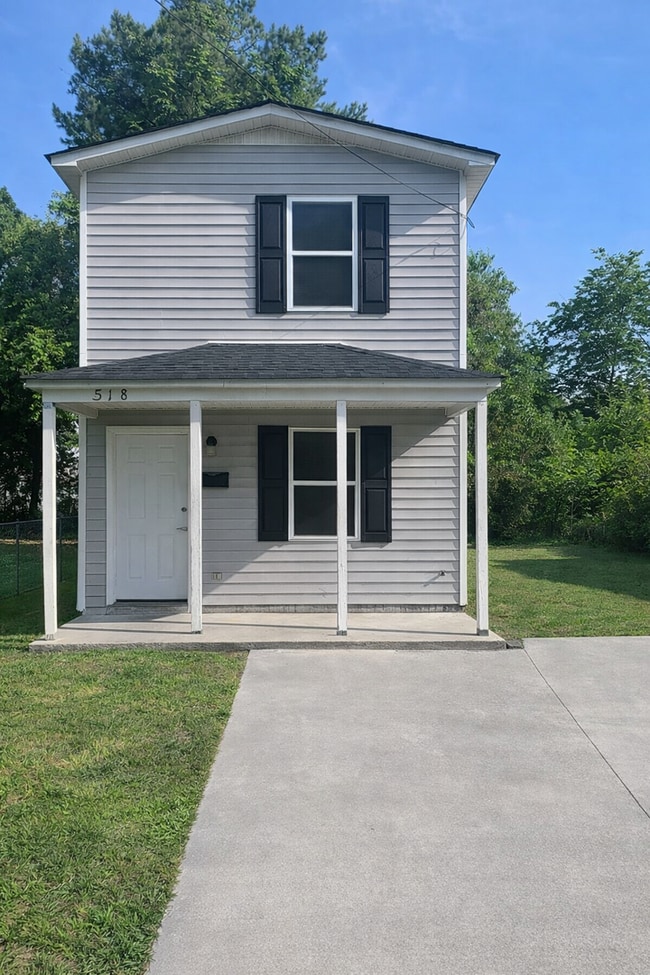 Building Photo - Nice Family Home!