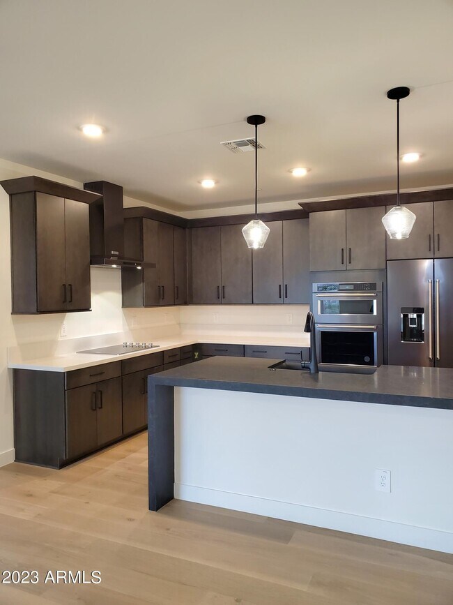 Building Photo - 11300 N Casa Dega Dr