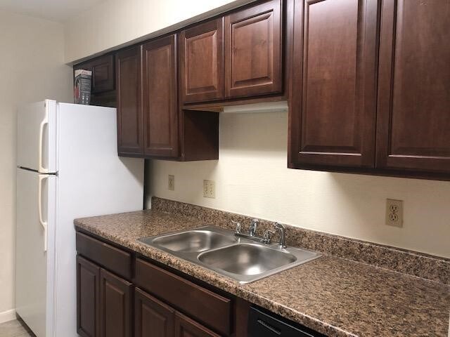 Foto del edificio - 9101 Country Creek St