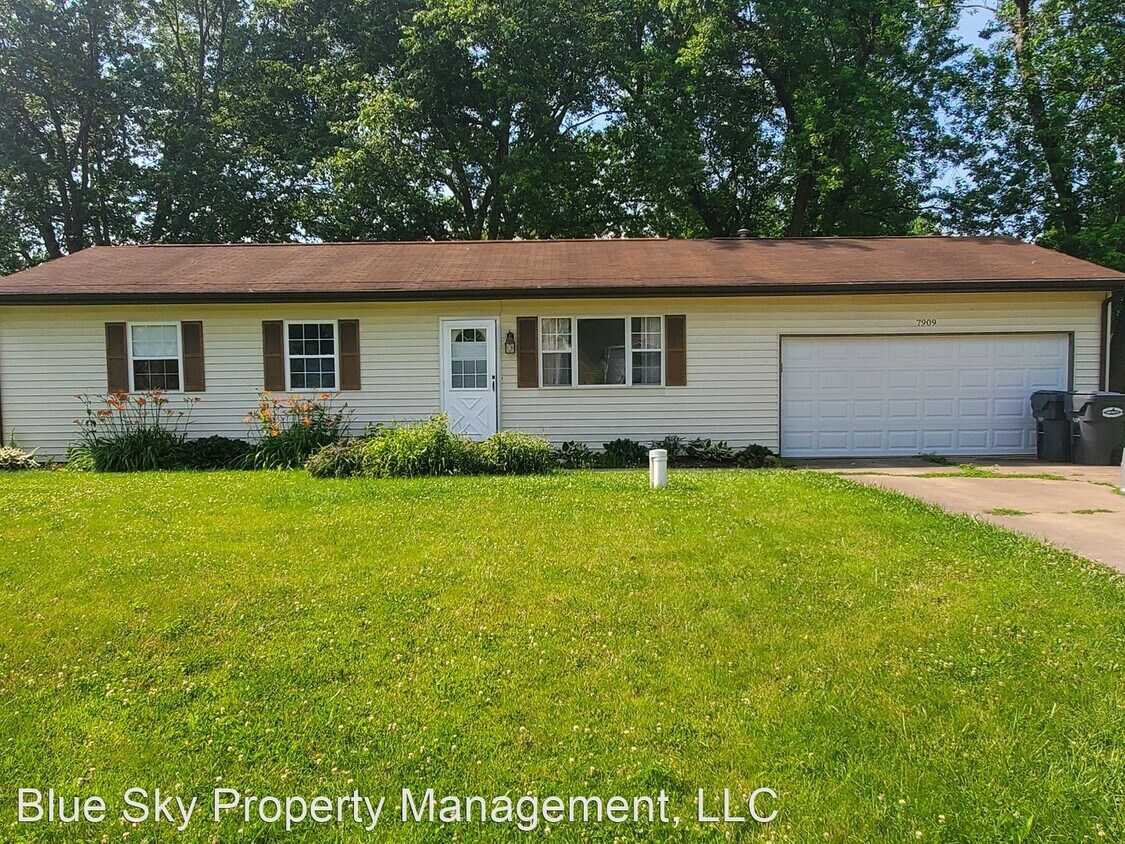 Primary Photo - 3 br, 2 bath House - 7909 W. South St.