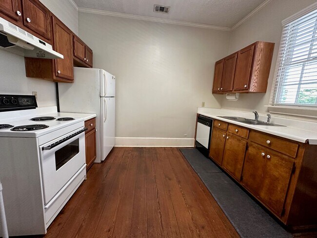 Foto del edificio - 844 Hickman Rd