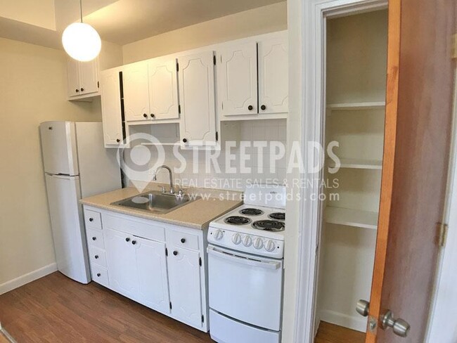 Building Photo - 1 bedroom in Boston MA 02135