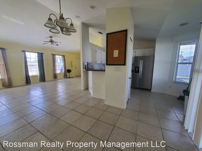 Building Photo - 4 br, 2 bath House - 1413 SW 32nd Terr
