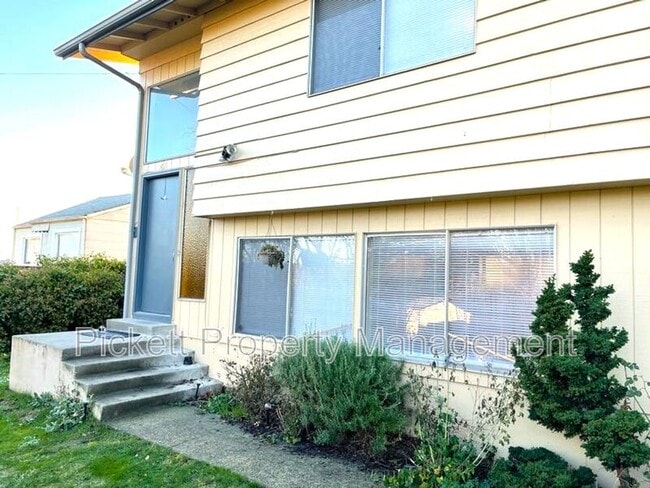 Photo - 1615 Trenton Ave Townhome