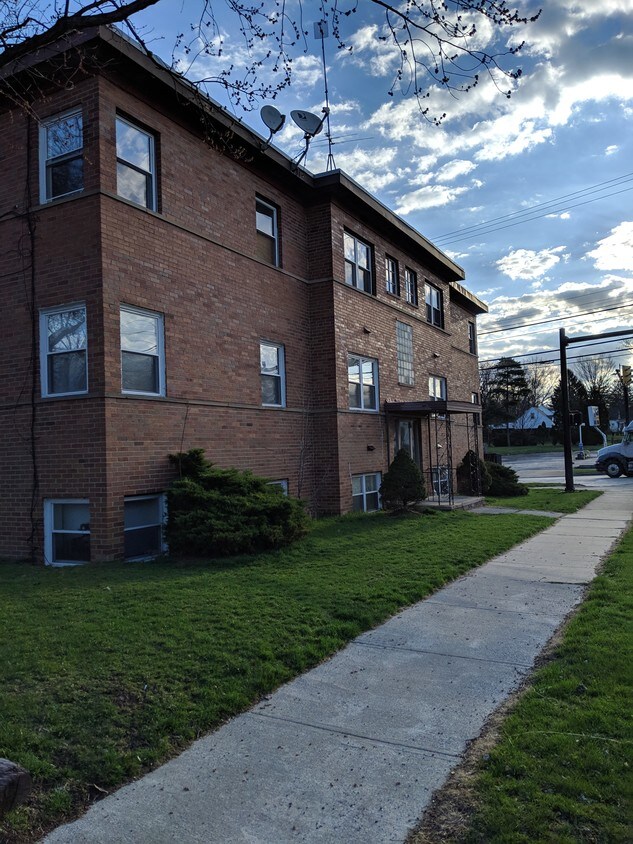 Primary Photo - 5080 Lee Rd