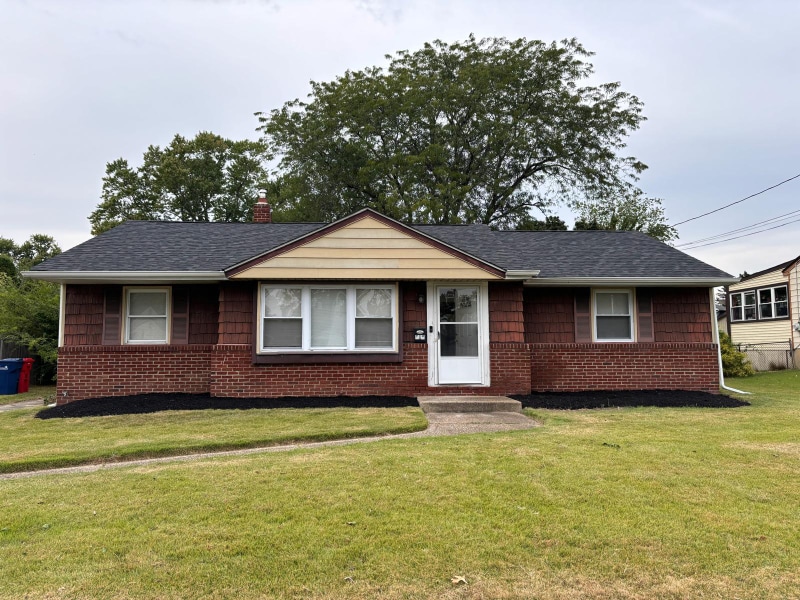 Primary Photo - 818 Willow Way