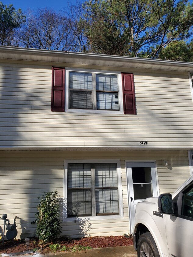 Primary Photo - 3792 Hopkins Rd