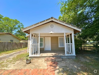 Building Photo - 2804 Pages Ln