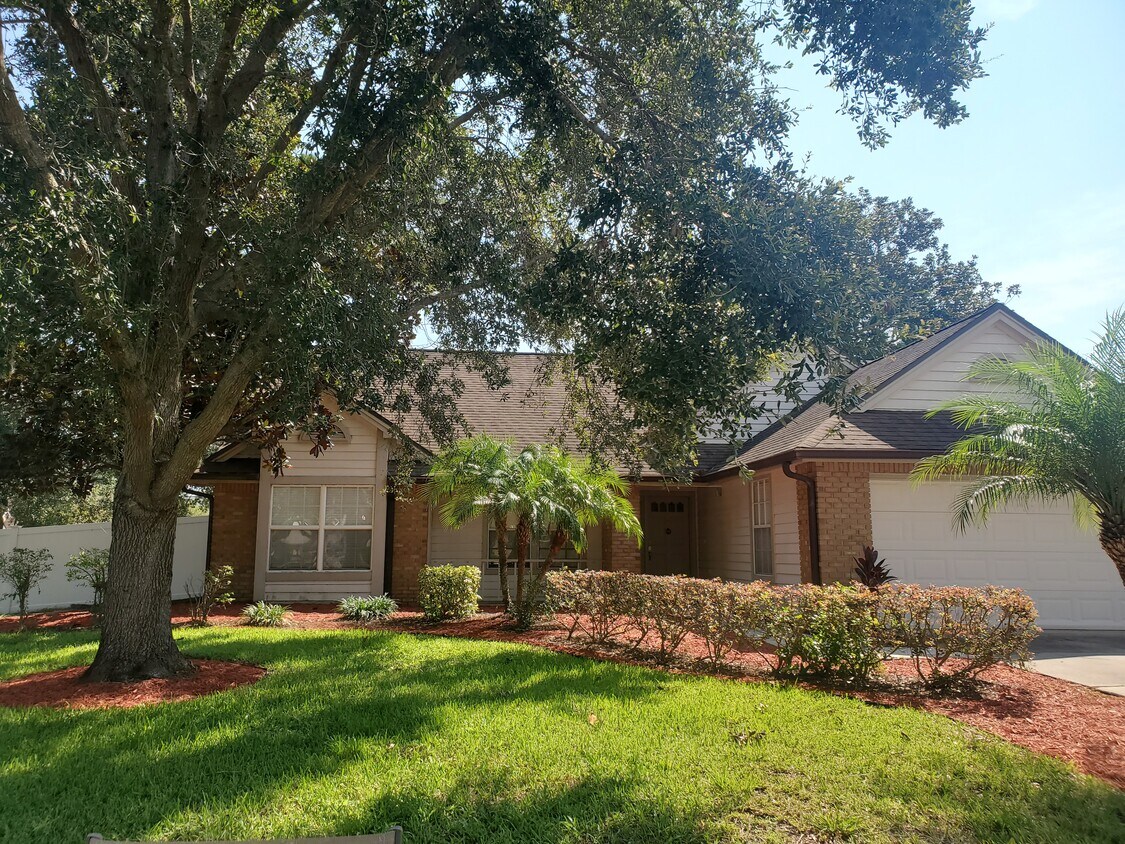 Primary Photo - 601 Aggie Dr