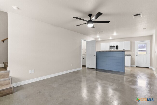 Foto del edificio - 803 White Meadow Ln