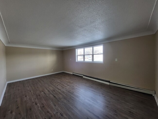 Building Photo - 206 3rd Ave SE