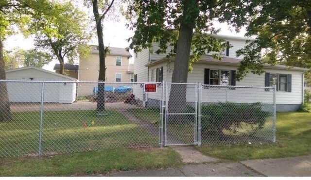 Primary Photo - 2103 Lewis Ave