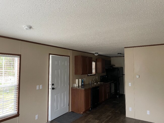 Foto del edificio - 861 Ridge Rd