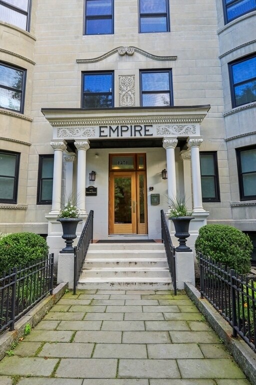 Foto principal - 1471 Beacon St