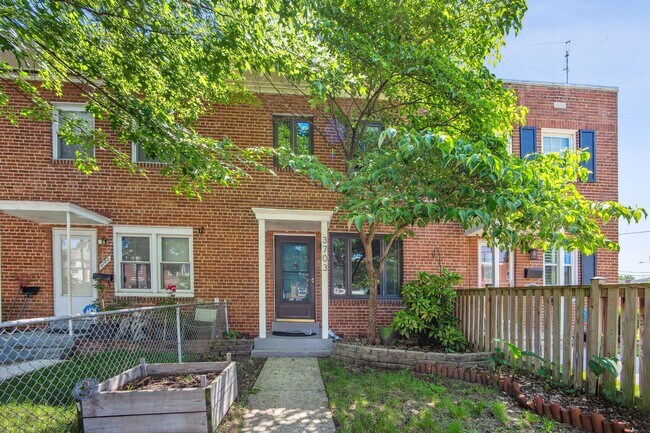 Foto del edificio - 3 Bed 2 Bath in the Sought After Neighborh...
