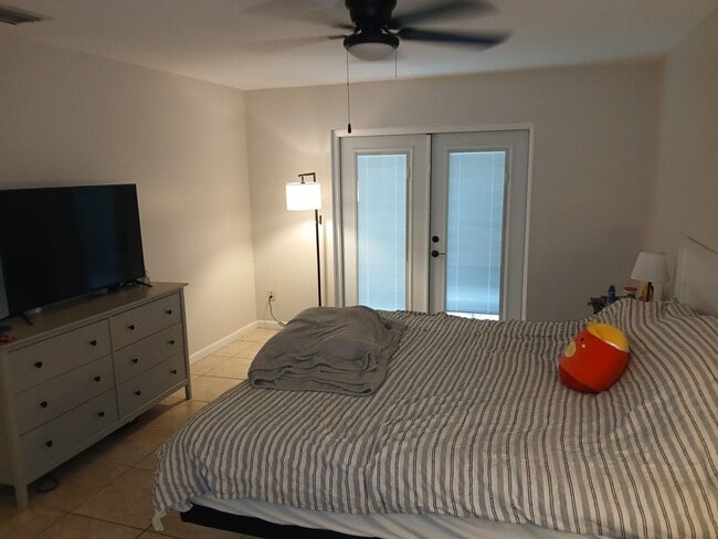 Foto del edificio - Beautiful, spacious 3 bedroom, 2 bathroom ...