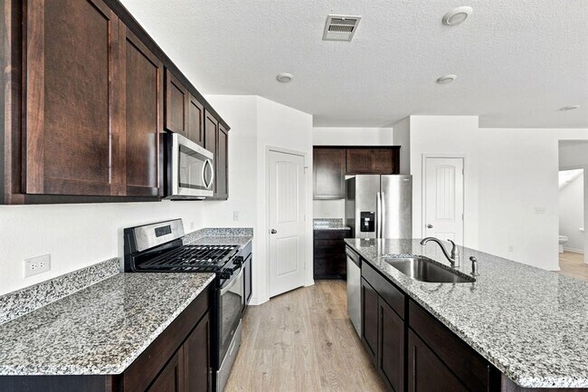 Foto del edificio - 429 Brody Ln