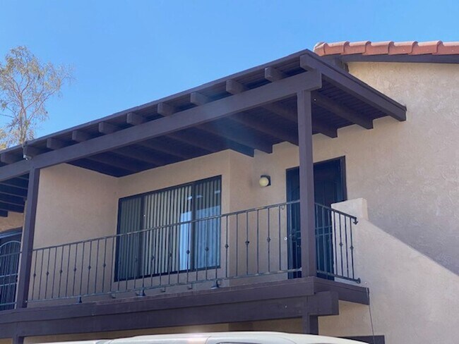 Building Photo - 2BR 1 BA Upstairs Condo / Riverfront Complex
