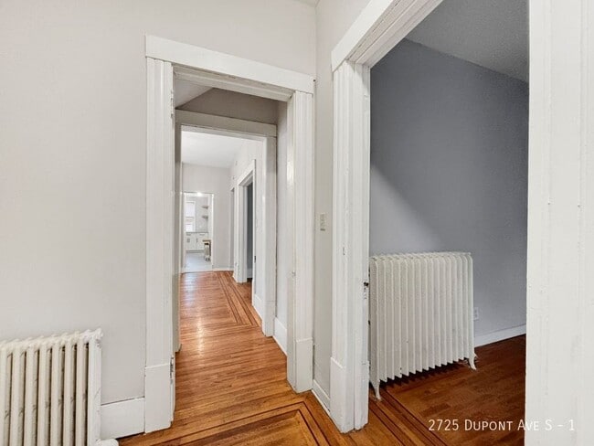 Foto del edificio - 2725 Dupont Ave S