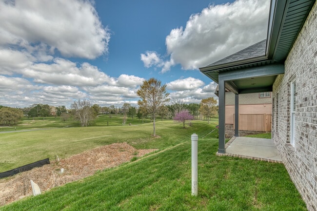 Building Photo - 213 Monroe Dr