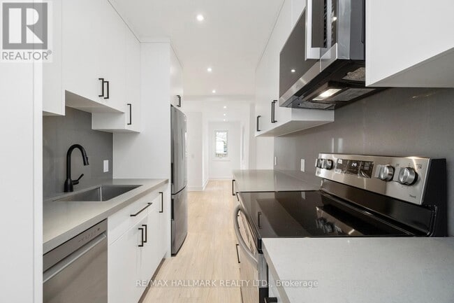 Building Photo - 709 Willard Ave