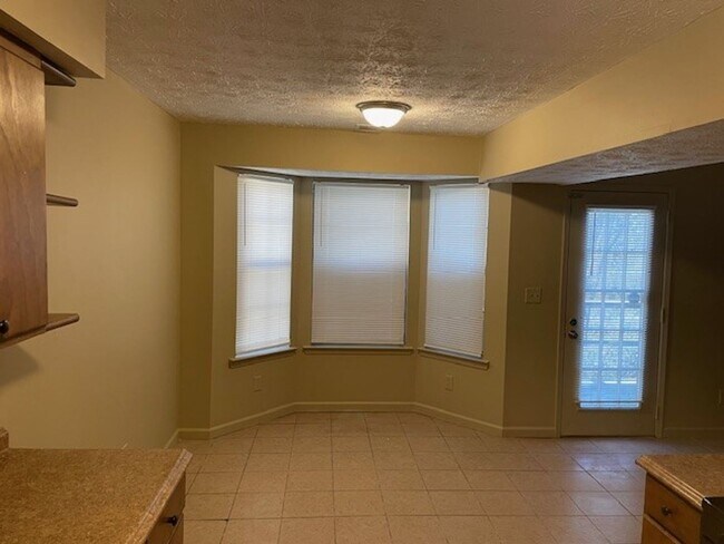 Foto del edificio - **ASK HOW YOU CAN MOVE IN WITH NO SECURITY DEPOSIT**333 River Brook Trl: 3BD, 2.5BA Duplex only 5...