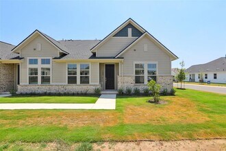 Building Photo - 140 Stewart Dr