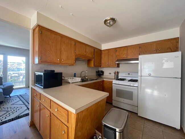 Foto del edificio - 5717 S Kenton Ave